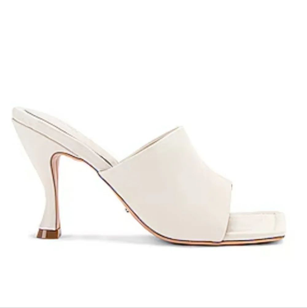 BRAND NEW RAMPAGE SQUARE-TOE HIGH HEEL SANDAL
